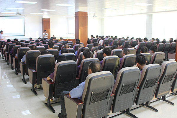 2014年9月28日開平市安迪衛(wèi)浴實業(yè)有限公司管理升級總結(jié)大會順利召開 2014年9月28日開平市安迪衛(wèi)浴實業(yè)有限公司管理升級總結(jié)大會順利召開