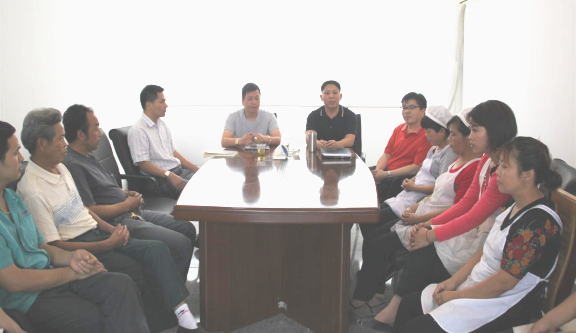 正睿老師、維杰管理干部召開(kāi)調(diào)研座談會(huì)