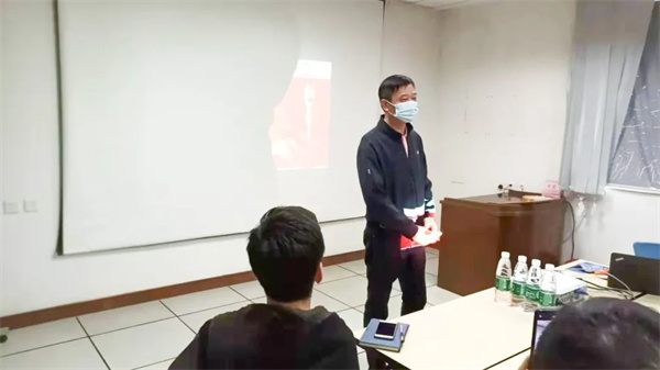 興隆生產(chǎn)廠長段小林先生發(fā)言 興隆生產(chǎn)廠長段小林先生發(fā)言