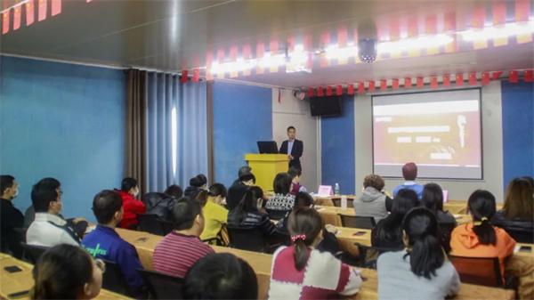 中境總經理范紹熙先生發(fā)表講話 中境總經理范紹熙先生發(fā)表講話