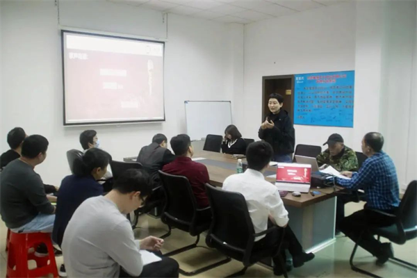 愛(ài)屋氏總經(jīng)理劉曉珊女士發(fā)表講話 愛(ài)屋氏總經(jīng)理劉曉珊女士發(fā)表講話