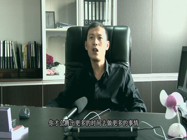 江陰益源花式紡線有限公司董事長(zhǎng) 朱海榮 江陰益源花式紡線有限公司董事長(zhǎng) 朱海榮