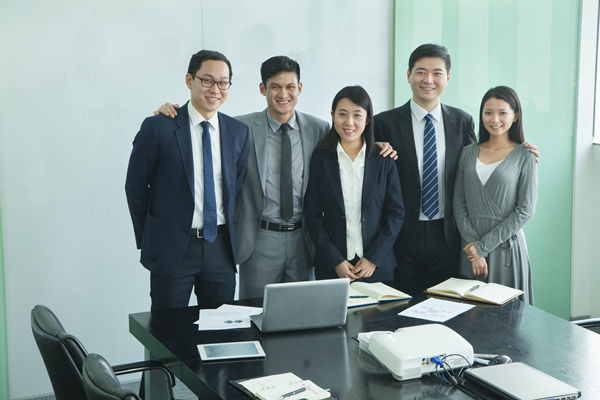 多元化團(tuán)隊(duì)的績(jī)效管理：適應(yīng)多元化環(huán)境，促進(jìn)團(tuán)隊(duì)和諧