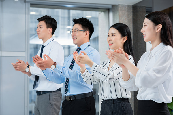 目標設(shè)定與追蹤：明確目標，確?？冃н_成