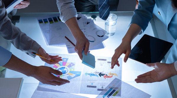 績效考核與反饋：及時反饋，指導(dǎo)改進(jìn)