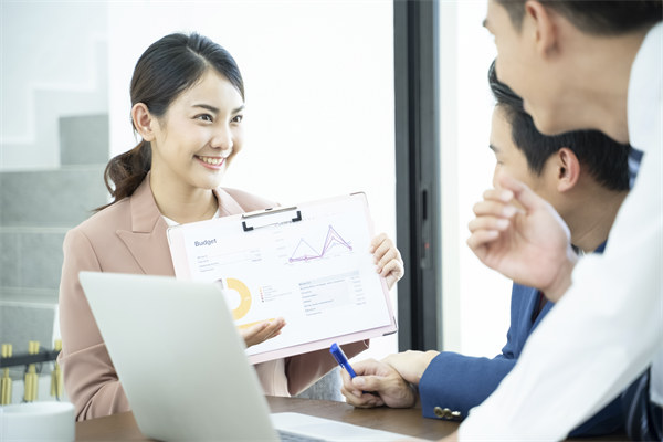 績(jī)效評(píng)估與反饋：客觀評(píng)估，持續(xù)改進(jìn)