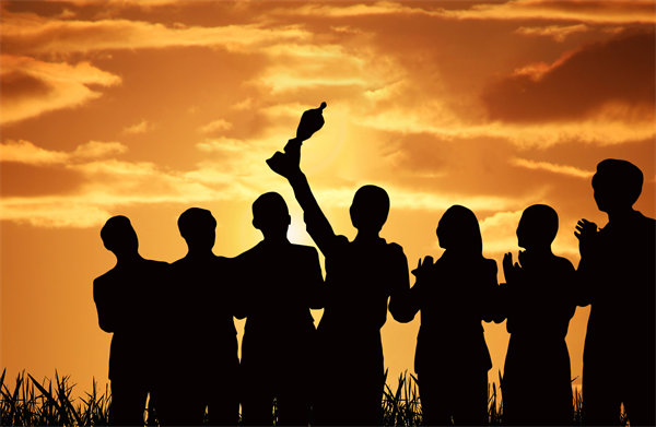 深化創(chuàng)新驅(qū)動(dòng)，落實(shí)年度經(jīng)營(yíng)計(jì)劃，推動(dòng)企業(yè)跨越發(fā)展