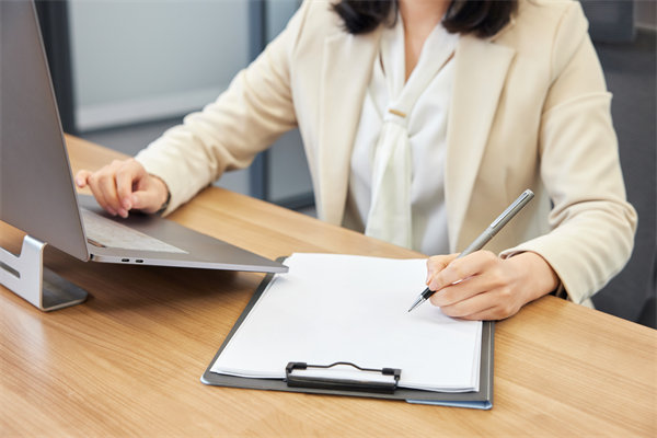 企業(yè)的發(fā)展戰(zhàn)略不僅僅是老板一個人的問題，還有誰？