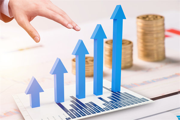 企業(yè)的戰(zhàn)略是精心設(shè)計的，還是臨機應(yīng)變的？