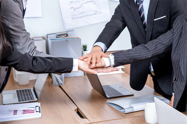 如何設(shè)計(jì)科學(xué)的薪酬績(jī)效以激勵(lì)員工持續(xù)高效工作？