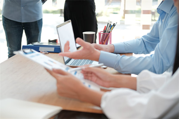 如何科學(xué)設(shè)定KPI，確保績效考核既公平又高效？