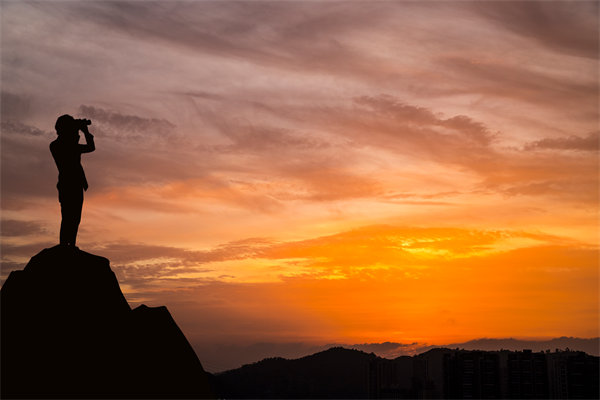 市場變化下，組織規(guī)劃如何快速響應(yīng)與調(diào)整來適應(yīng)？