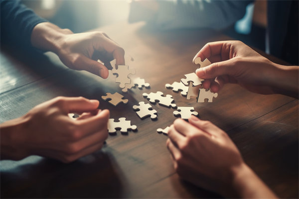 跨國(guó)集團(tuán)如何平衡本地化與全球化管控？