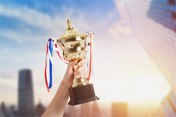 面對經(jīng)濟波動，企業(yè)應(yīng)該如何靈活調(diào)整薪酬策略？