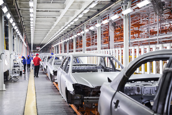 精益生產(chǎn)實踐中，如何平衡自動化與人工操作？