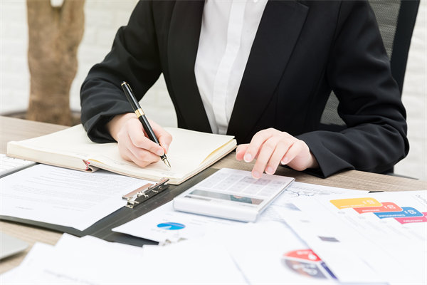 集團(tuán)如何通過管控優(yōu)化實(shí)現(xiàn)成本降低與效益提升？