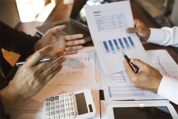 薪酬結(jié)構(gòu)如何平衡固定與浮動部分，激勵員工績效？