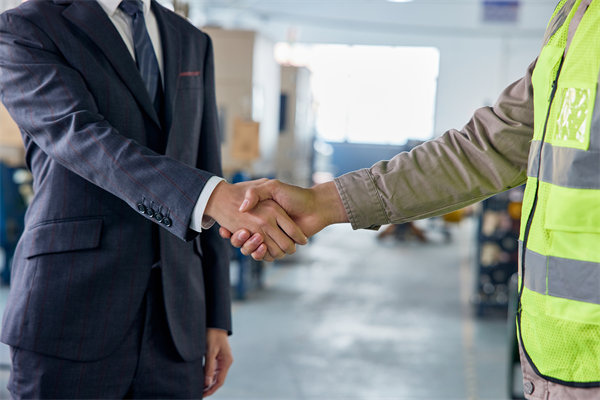 在精益轉(zhuǎn)型過程，如何克服員工抵觸情緒，促進改革？