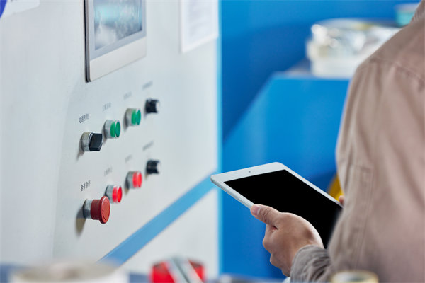 面對(duì)多品種小批量生產(chǎn)，精益生產(chǎn)如何靈活應(yīng)對(duì)挑戰(zhàn)？