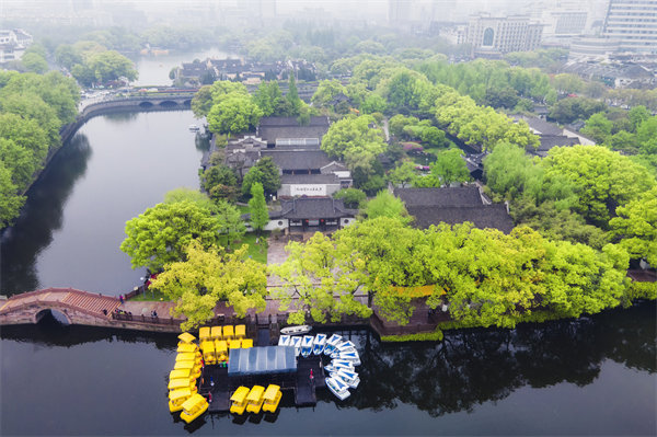 管理咨詢?nèi)绾沃幉ㄆ髽I(yè)實(shí)現(xiàn)高效運(yùn)營(yíng)？