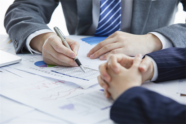 績效面談中，如何營造積極氛圍以促進雙方共識？