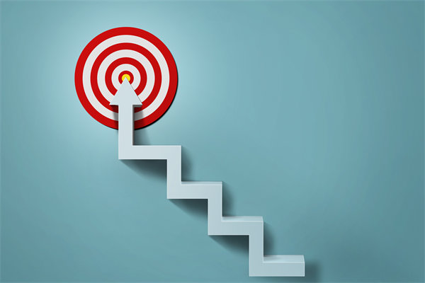 如何平衡員工個人績效與企業(yè)整體目標，實現(xiàn)雙贏？