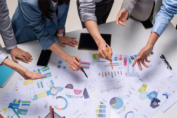 薪酬結(jié)構(gòu)如何設(shè)計(jì)，才能既吸引人才，又促進(jìn)內(nèi)部公平？