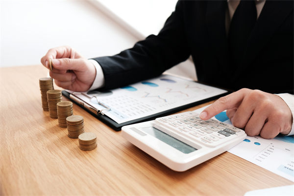 薪酬體系調(diào)整，如何兼顧新員工和老員工的利益？