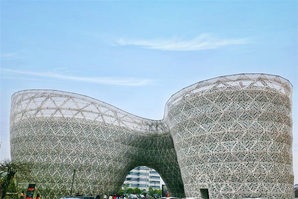 株洲戰(zhàn)略咨詢公司如何為企業(yè)定制長遠(yuǎn)發(fā)展規(guī)劃？