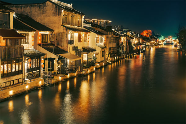 無錫戰(zhàn)略咨詢公司如何為企業(yè)定制長遠規(guī)劃？