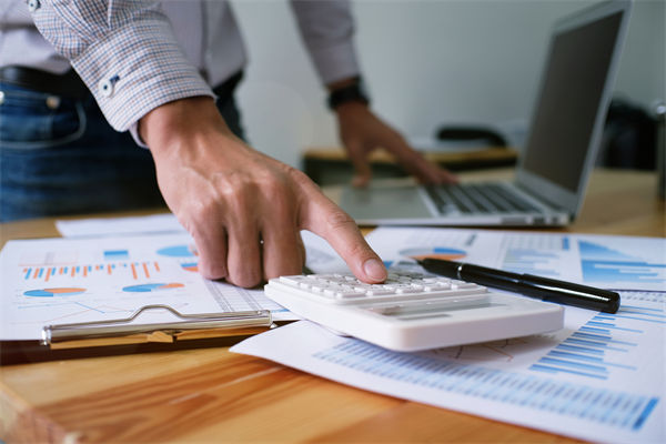 薪酬與績效如何掛鉤，專業(yè)咨詢?nèi)绾沃珳?zhǔn)設(shè)計(jì)？