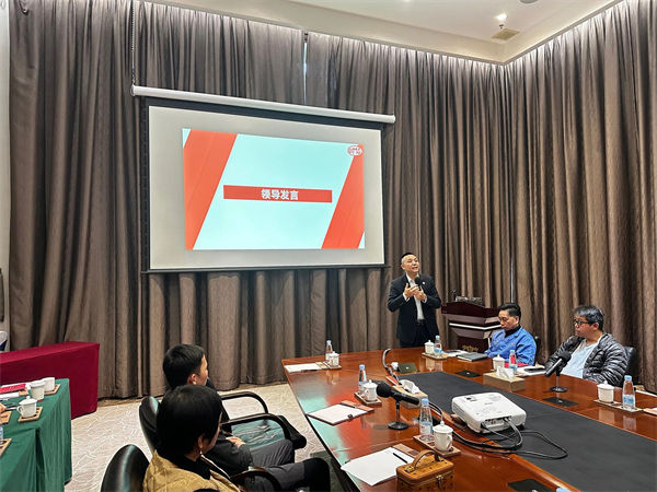 廣東正睿企業(yè)管理研究院副院長龐金森老師致辭 廣東正睿企業(yè)管理研究院副院長龐金森老師致辭