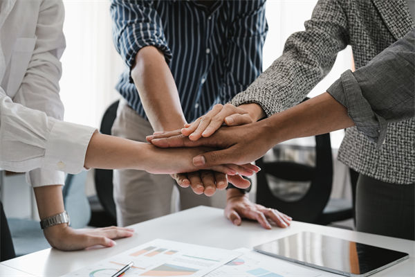 跨境營銷中，如何克服文化差異，實現(xiàn)全球化傳播？