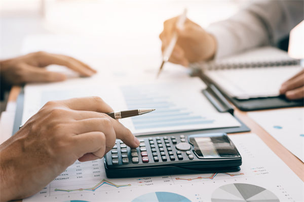 央行5月7日宣布降準(zhǔn)降息，對企業(yè)薪酬績效的啟示