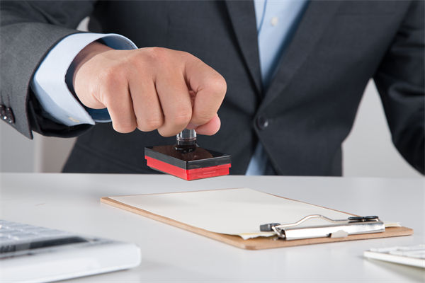 5月10日起結(jié)婚離婚不需要戶口本，人力資源怎么看？