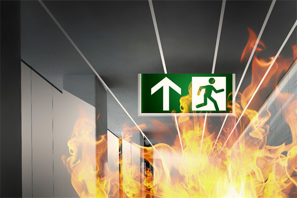 山東化工廠爆炸后樓房僅?？蚣埽瑢χ圃鞓I(yè)有何啟示？