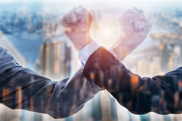 榮耀CEO承認(rèn)銷量非常困難，眾多企業(yè)的品牌戰(zhàn)略啟示