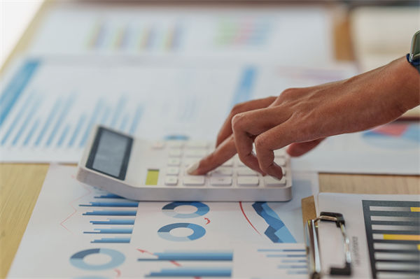 執(zhí)行與預(yù)算嚴(yán)重脫節(jié)，企業(yè)如何構(gòu)建動(dòng)態(tài)監(jiān)控與調(diào)整機(jī)制？