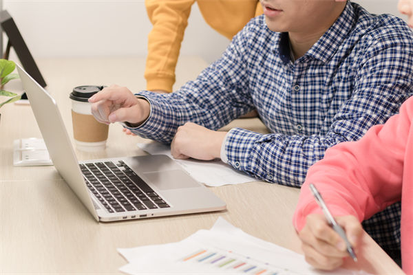 企業(yè)文化該灌輸還是共生？多數(shù)管理者都選錯了方向！