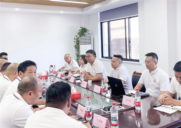 聚能鍋爐董事長丁黎明先生致辭 聚能鍋爐董事長丁黎明先生致辭