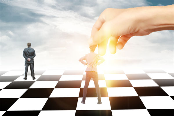 把頂層設(shè)計和問計于民統(tǒng)一起來，對企業(yè)戰(zhàn)略的啟示