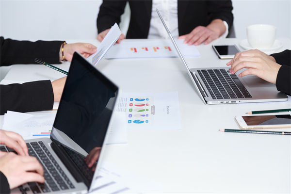 只看績(jī)效數(shù)據(jù)的企業(yè)，如何留住真正的實(shí)干者？