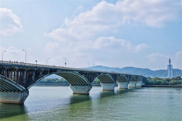 長沙湘江特大橋突發(fā)大火，組織規(guī)劃管理有何啟示？