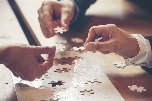 跨部門協(xié)同處處卡點，集團(tuán)管控咨詢?nèi)绾未蛲ū趬荆? /></a></div>
                    <div   id=