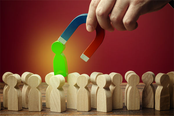 行業(yè)競(jìng)爭(zhēng)陷入被動(dòng)，薪酬咨詢?nèi)绾五懺烊瞬盼Γ? /></a></div>
                    <div   id=