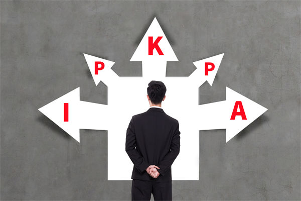 看似精細的績效體系，為何反而拖慢了團隊的腳步？